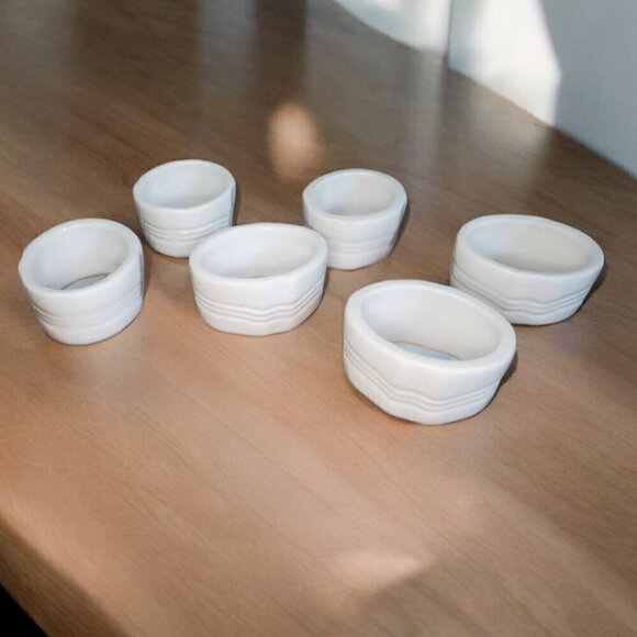 White Napkin Holders ceramic set of 6 Curvy Never Used NIB - Picture 1 of 9